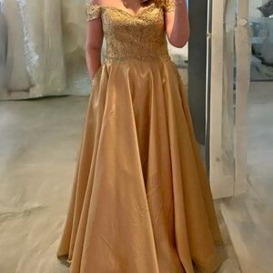 Elegant Gold Off-Shoulder Evening Gown